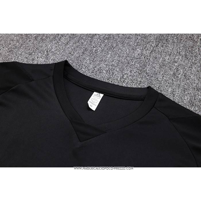 Tuta da Track
 Juventus 23-24 Manica Corta
 Nero
 - Pantaloncini

